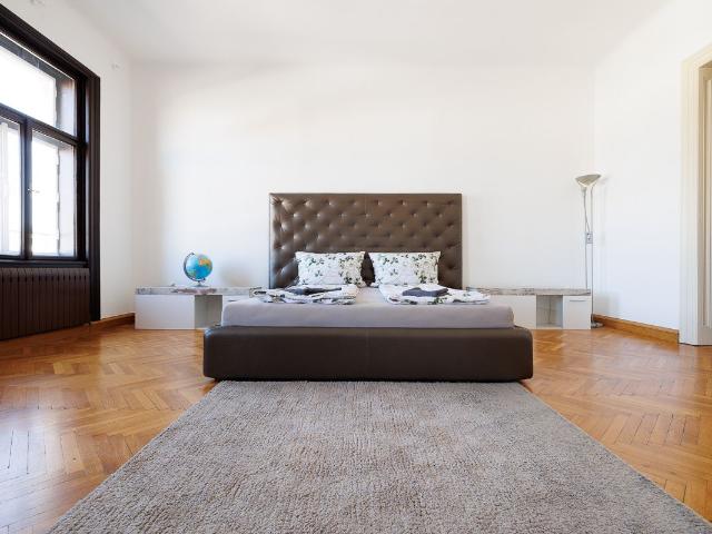 Spacious & charming home with private SAUNA near to the city center, Wien