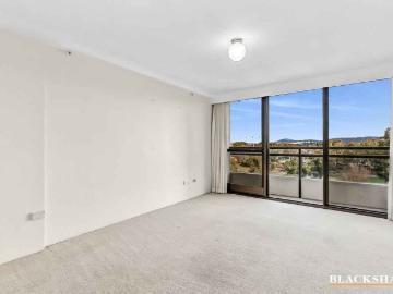 Spacious City Apartment with Stunning Views