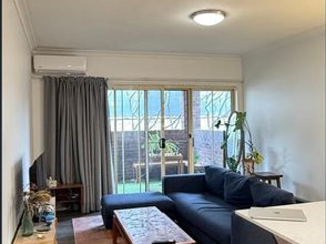 Spacious city edge living enjoys modern vibe