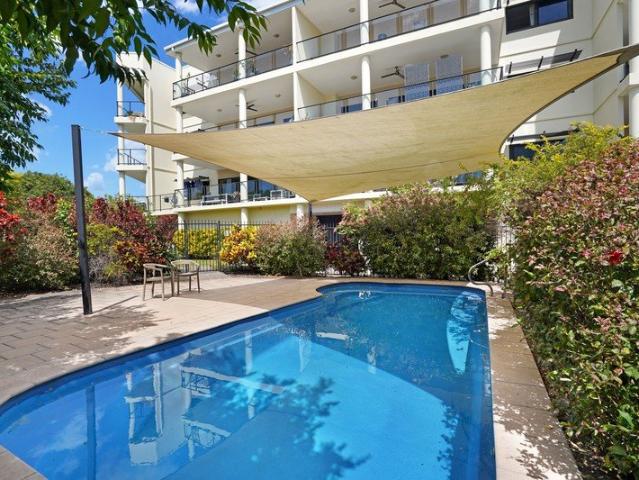 Spacious City Fringe Villa Modern 2 Bedroom Home in Peaceful Woolner