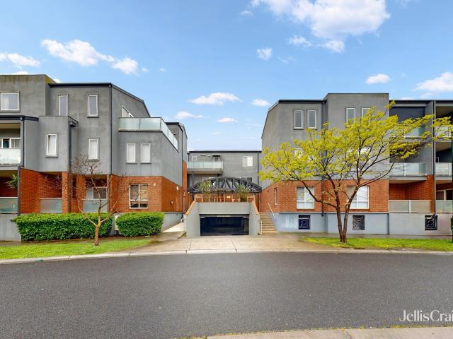 Spacious City Fringe Living with Expansive Views Semi Furnished