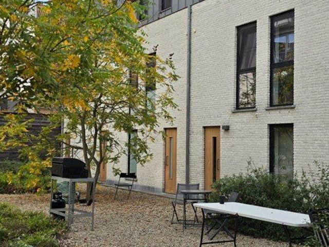Spacious city home with 3 bedrooms, private garden, and u.