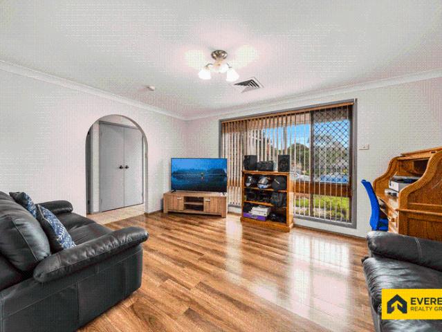 Spacious & Comfortable Family Home with Impressive Outdoor Entertaining for Lease