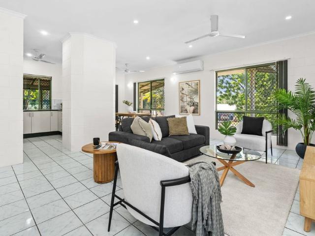 SPACIOUS & COMFORTABLE FAMILY HOME AVAILABLE NOW!
