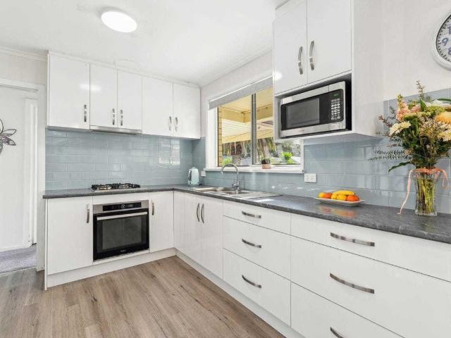 SPACIOUS & COMFORTABLE LIVING IN A GREAT LOCATION!