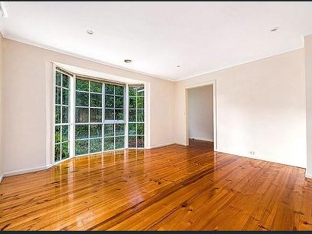 Spacious, Comfortable Living in Leafy Surrey Hills