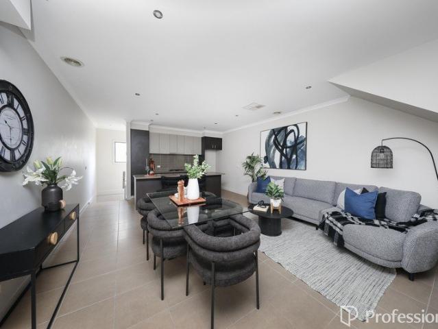 Spacious, Comfortable Living in the Heart of Caroline Springs