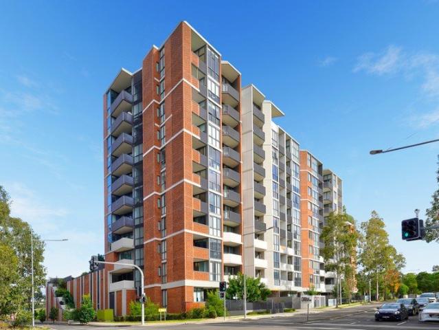 Spacious 2+study Apartment in the Heart of Rouse Hill