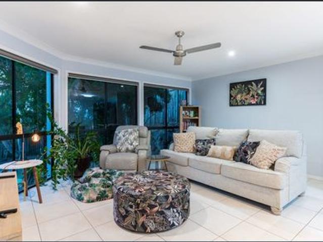 SPACIOUS CONTEMPORARY FAMILY HOME IN A GREAT LOCATION