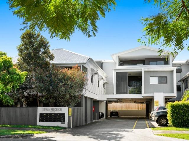 Spacious Contemporary Living, Moments to Parks & Shopping Just Under 6km to the CBD