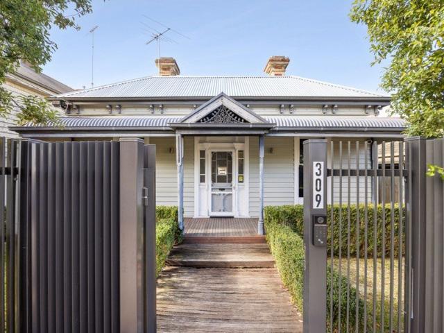 Spacious contemporary living offering the ultimate walk to CBD lifestyle