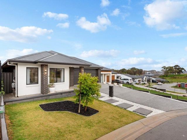 Spacious Contemporary Living for the Modern Family