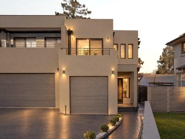 Spacious Contemporary Living with an Effortless Indoor Outdoor Flow