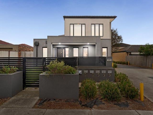 Spacious Contemporary Townhouse with Private Alfresco Appeal