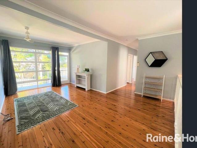 SPACIOUS & CONVENIENT FAMILY HOME