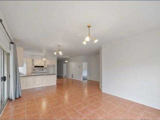 Spacious, Convenient & Family Living in the Heart of Taylors Lakes
