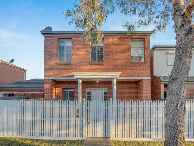 Spacious & convenient living in the heart of Preston