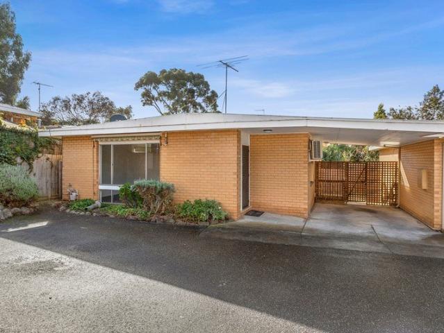 Spacious & Convenient Living Just Moments from Highton Village