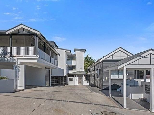 Spacious & Convenient Studio Apartment