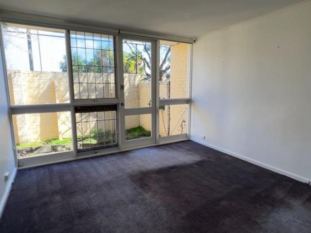 Spacious & Convenient Single Level Living