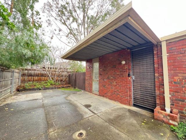 Spacious & Convenient Single Level Living