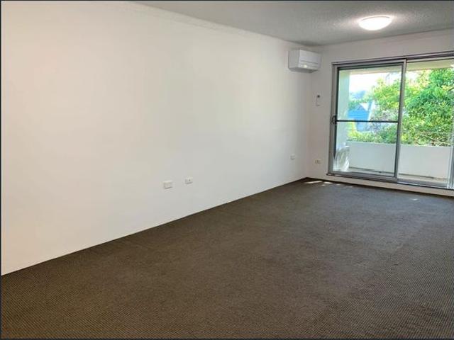 Spacious & Convenient Top Floor Unit