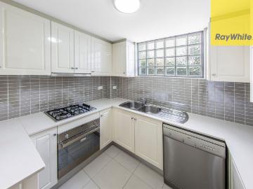 Spacious & Convenient Townhouse Living