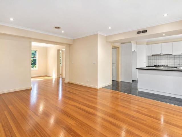 Spacious & Convenient Townhouse Living in Prime Doncaster East