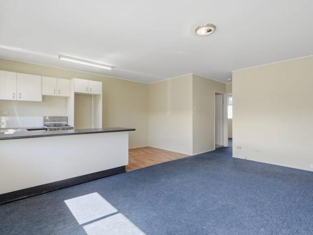 Spacious & Convenient Unit in the Heart of Greenslopes