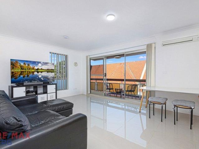 Spacious & Convenient 3 Bedroom Apartment