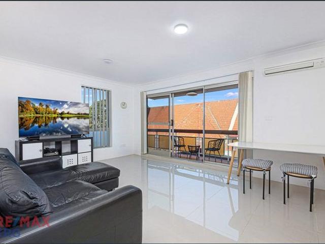 Spacious & Convenient 3 Bedroom Apartment
