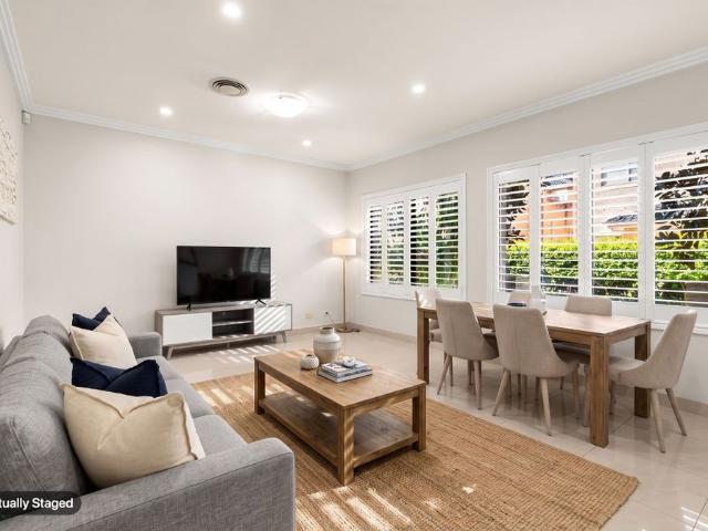 Spacious & Conveniently Located Townhouse