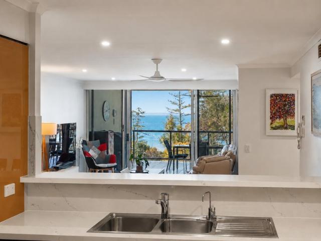Spacious Coastal Apartment with Stunning Bay Views