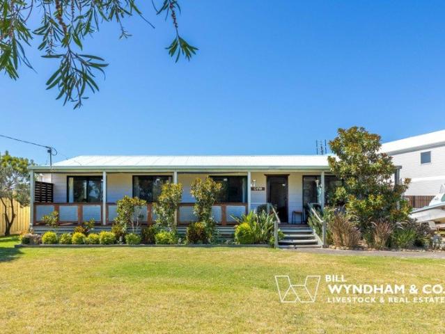 Spacious Coastal Family Home with Flexible Furnished or Unfurnished Leasing in Peaceful Metung Location