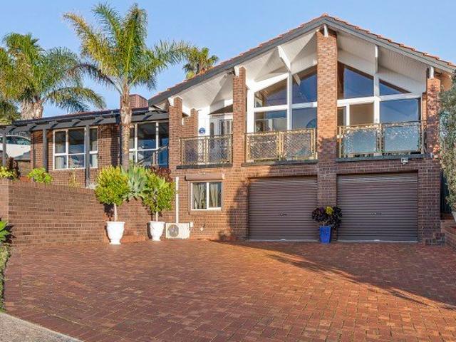 Spacious Coastal Family Home with Spectacular Ocean Views & Exceptional Entertaining