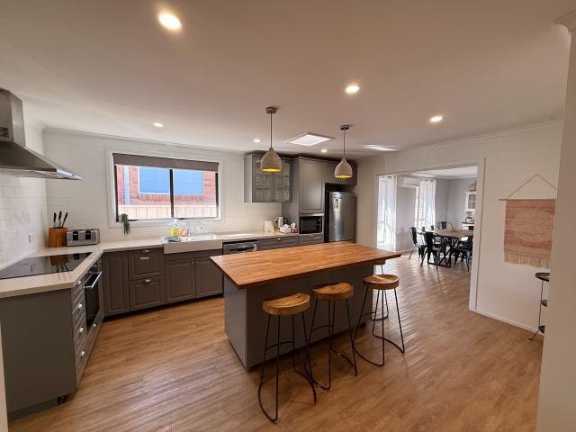Spacious Coastal Family Home 4 Beds, 2 Baths, Pool & Studio