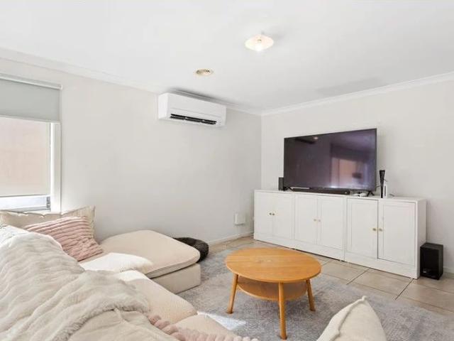 Spacious Coastal Family Living
