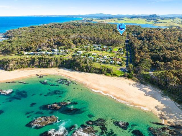 Spacious Coastal Home, Just Minutes' Walk to the Beach