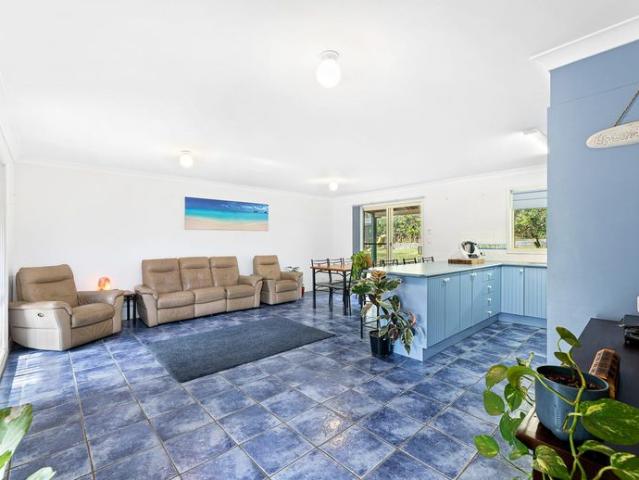 Spacious Coastal Home, Just Minutes’ Walk to the Beach