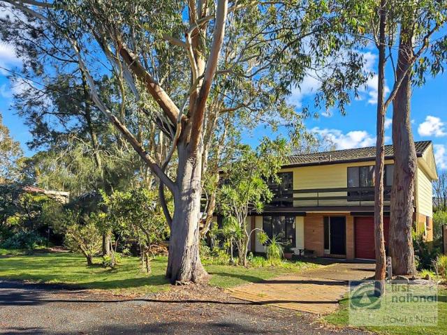 Spacious coastal home with excellent holiday or investment appeal