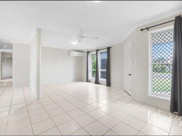 SPACIOUS COASTAL LIVING WALKING DISTANCE TO THE BEACH!