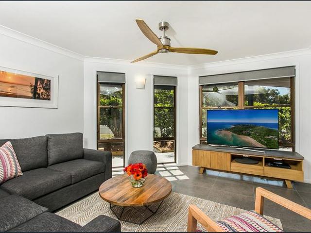 Spacious Coastal Living – Walking distance to the beach