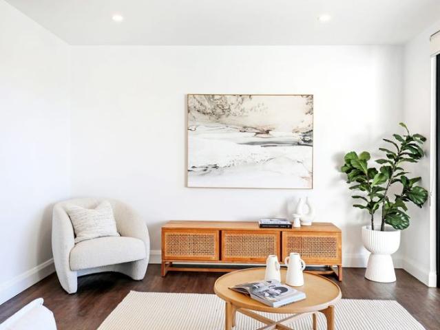 Spacious coastal living with an exceptional entertaining terrace!