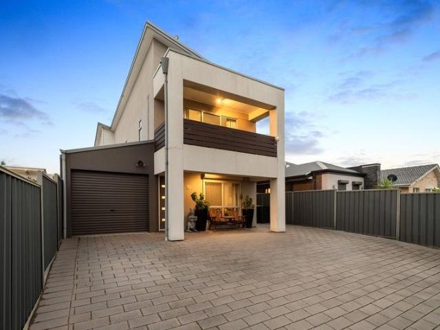 Spacious Coastal Living With Effortless Functionality