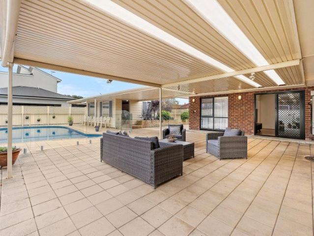 Spacious Coastal Living with Poolside Entertaining Rent includes pool maintenance