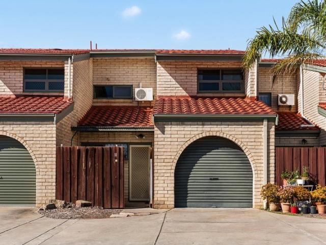 Spacious Coastal Living with Room for the Whole Family