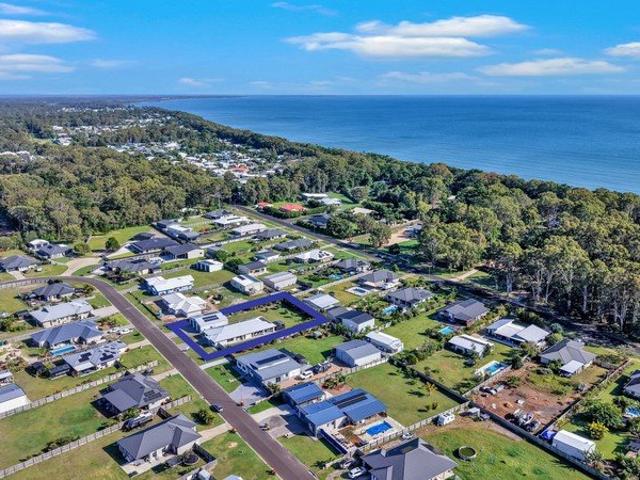Spacious Coastal Living With Shed, Solar & Room for All The Toys