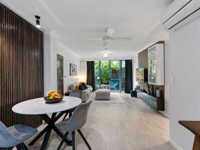 Spacious Coastal Living Directly Across from Kirra Beach