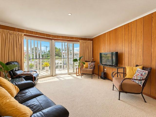 Spacious Coastal Living in the Heart of Woorim