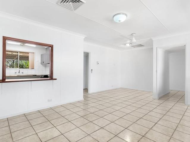 Spacious Coastal Living in Sought After Dampier